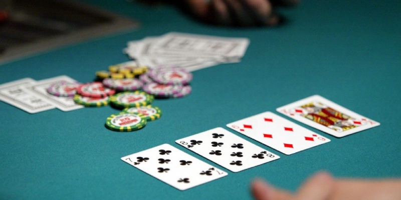 Xác định khoảng bài đối thủ là điều cần thiết khi đánh Poker